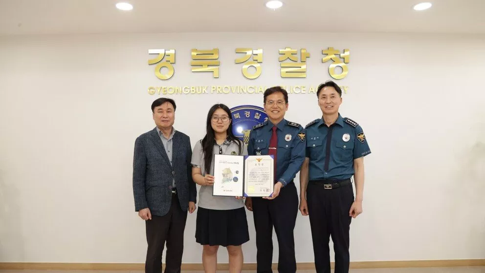 “아저씨 안돼요 제발!”…투신하려는 40대 다리 잡고 매달린 여고생